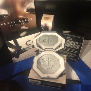 FENTY BEAUTY “Diamond Ball-out” HIGHLIGHTER